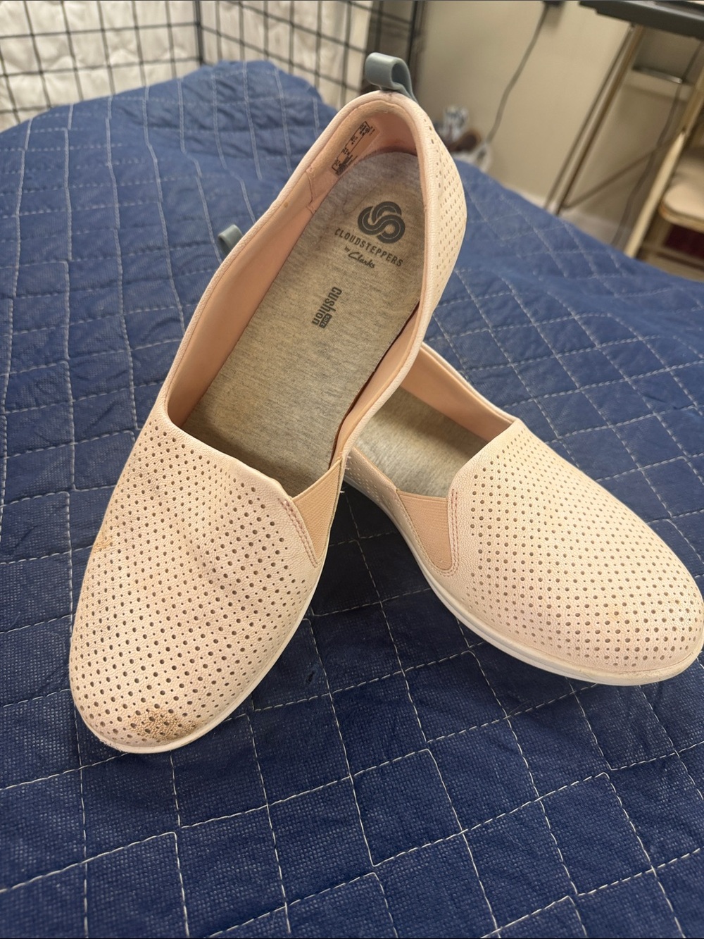 Clarks Cloudsteppers Women's Slip-On Perforated Flats — Pale Pink